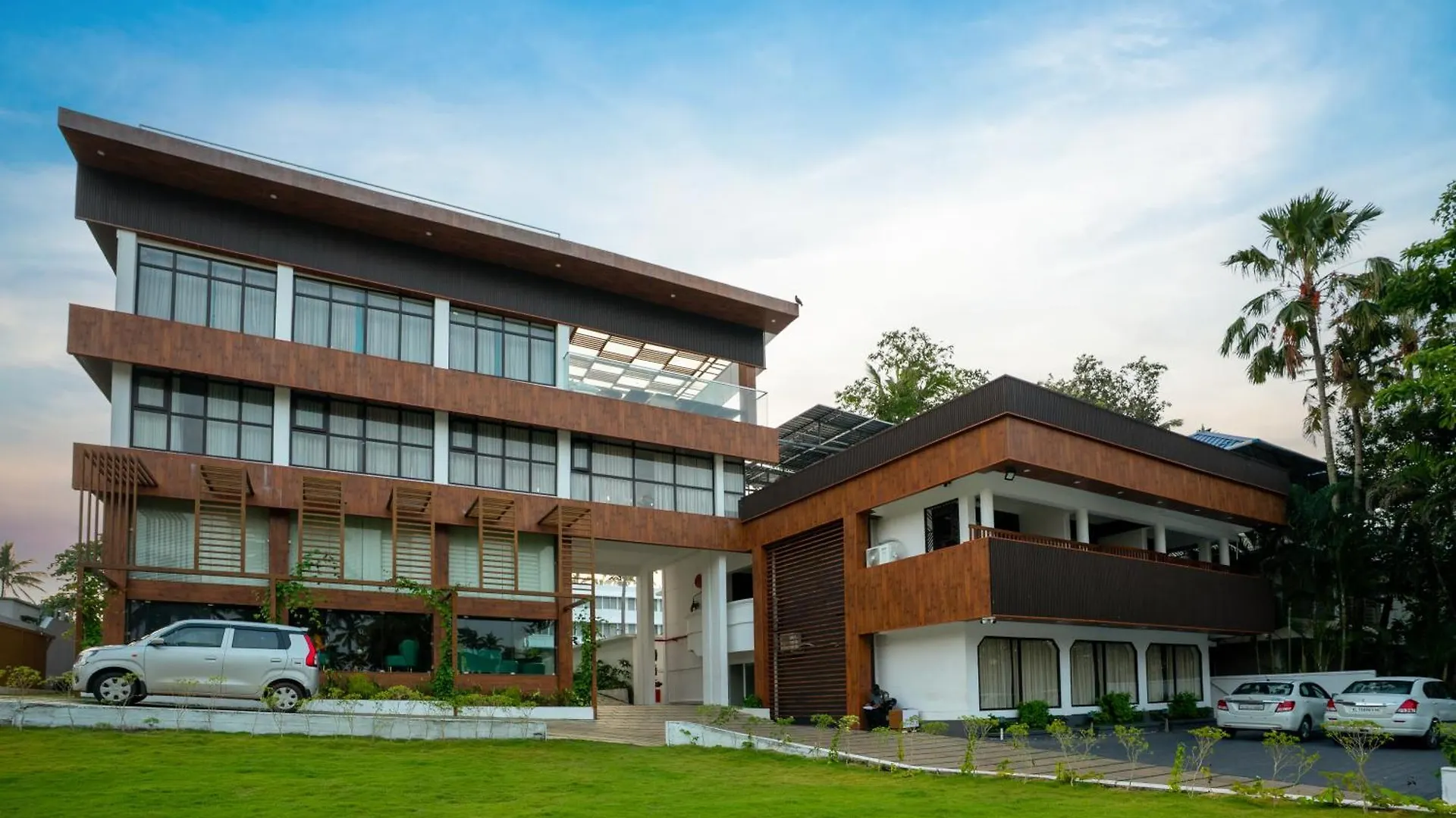 West Bay Marisol Hotel Varkala