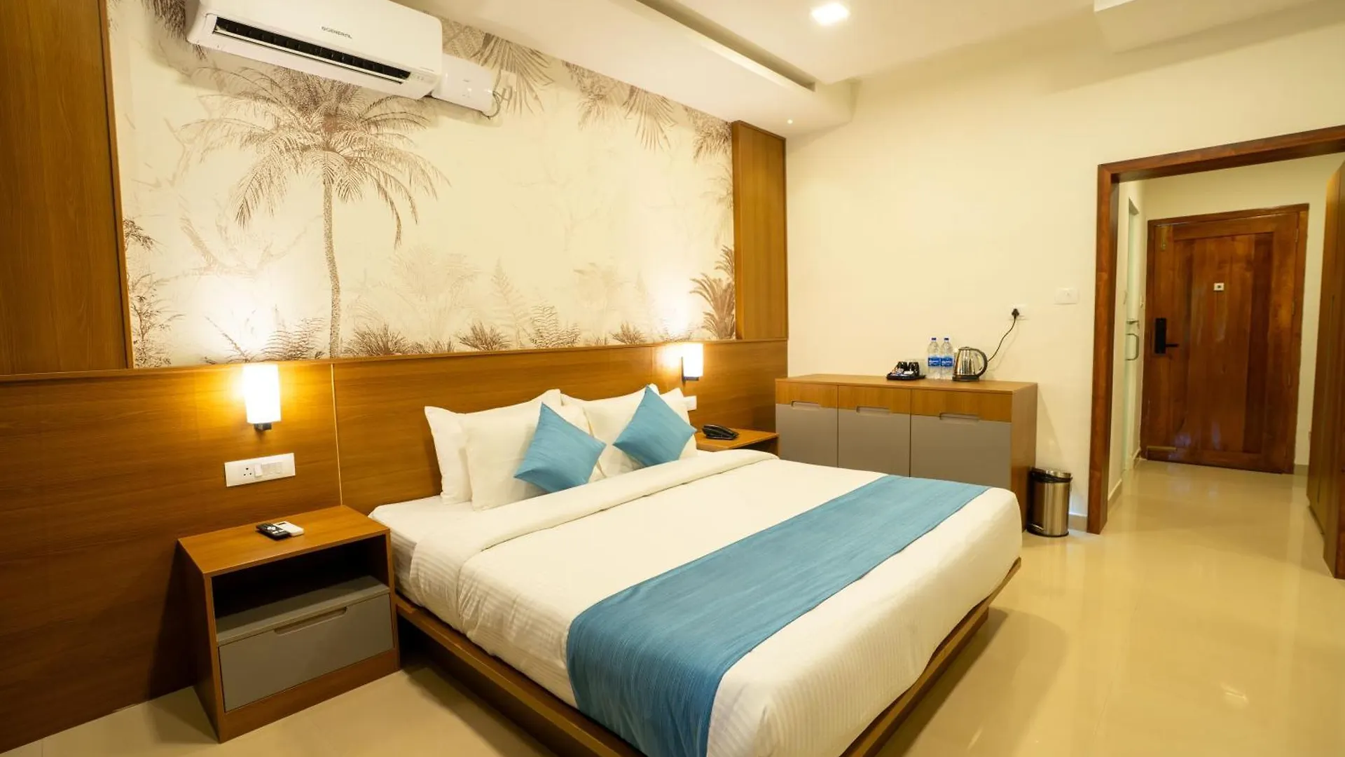 West Bay Marisol Hotel Varkala 4*,