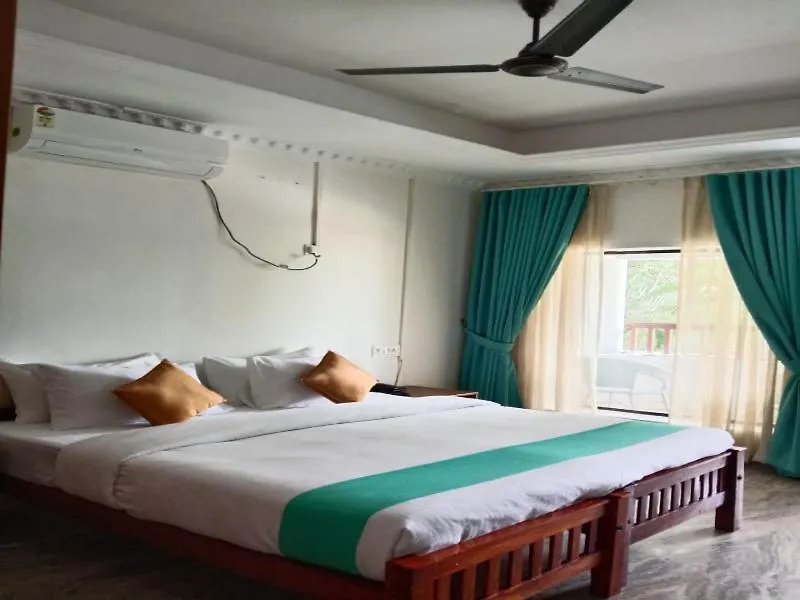 West Bay Marisol Hotel Varkala 4*,