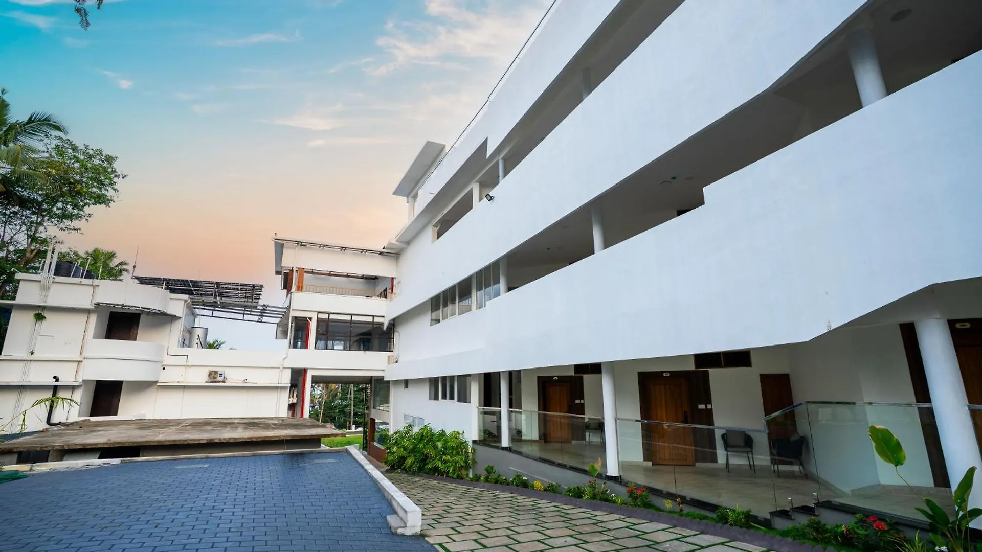 West Bay Marisol Hotel Varkala